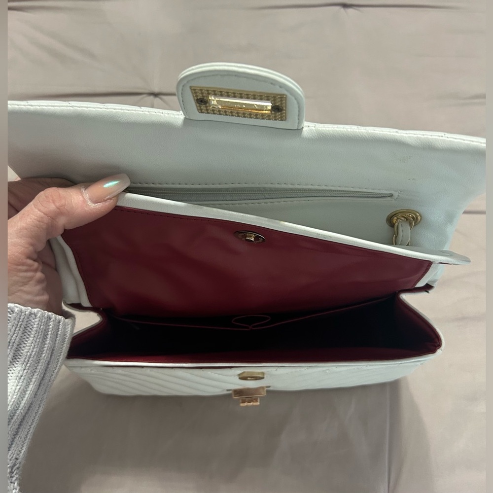 Brand New Elegant White Quilted Chain Shoulder Bag - Picture 3 of 5